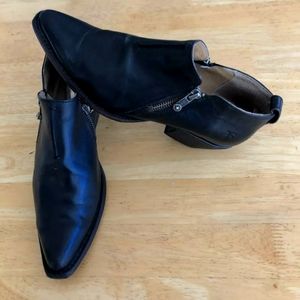 Frye Sacha Black Leather Moto Zipper Booties /Shootie 2" Heel Womens Size 7